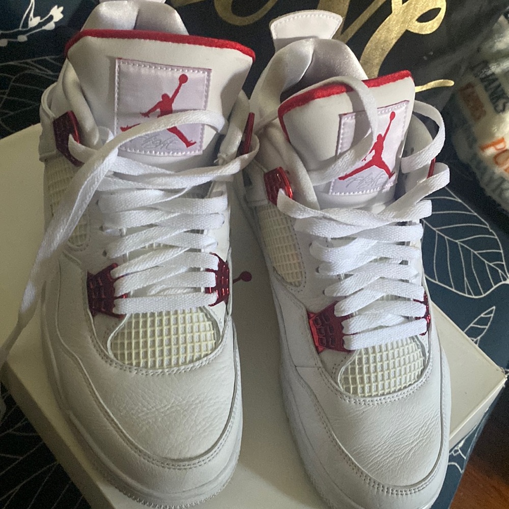 air jordan 4 retro authentic white university red 10 men/11.5 women worn twice